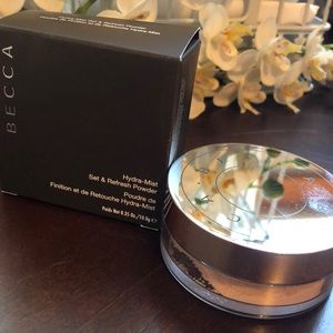 Becca hydra-mist set and refresh powder.